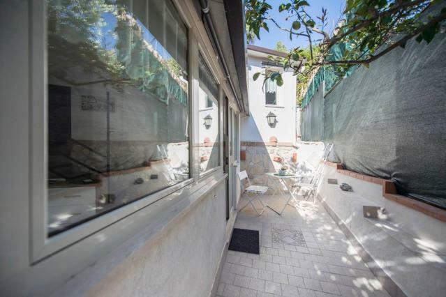 Garden House Apartments In Napoli Eksteriør bilde
